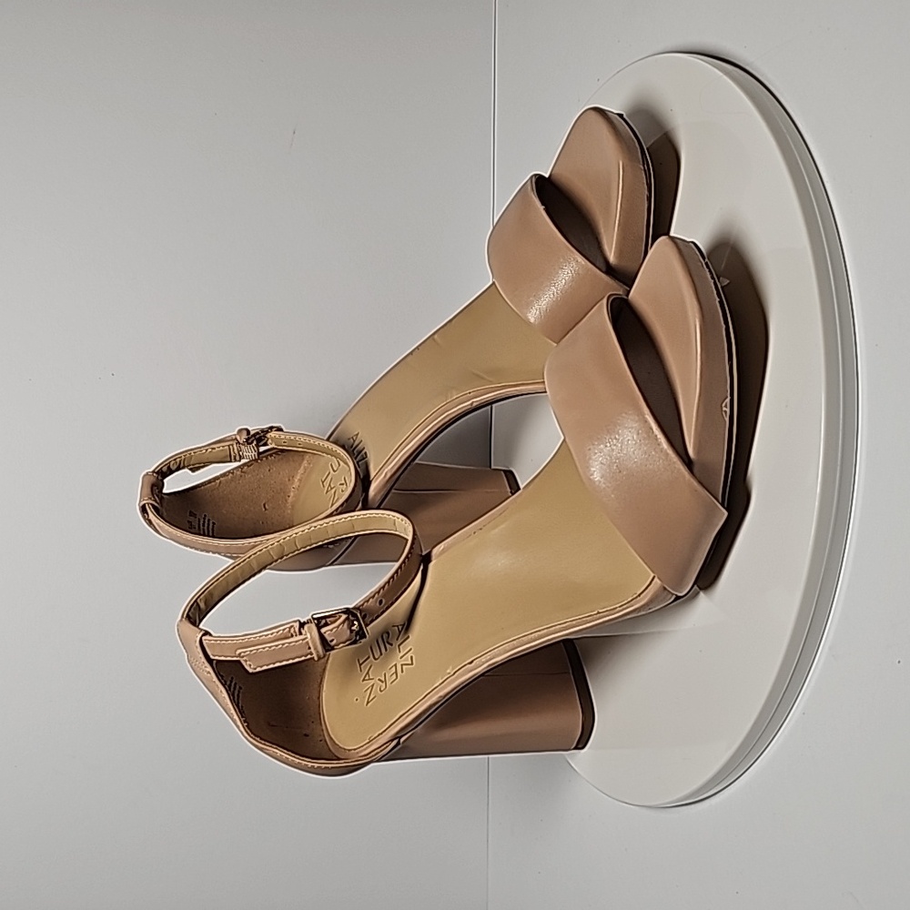 NWOT Naturalizer Joy Dress Sandals Women’s 10W Beige Leather Block Heel Comfort